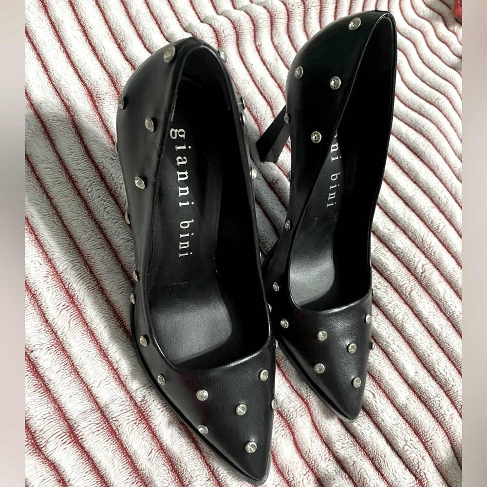 🖤💎NWT GIANNI BINI Black Heels with Studded Rhinestones Size 7.5 Retail $98🖤💎